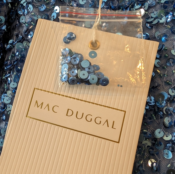 Puff shoulder sequence gown size 10 - Picture 6 of 8